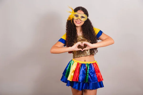 Jeune Adolescente Brésilienne Avec Des Vêtements Frevo Carnaval Masque Signe — Photo