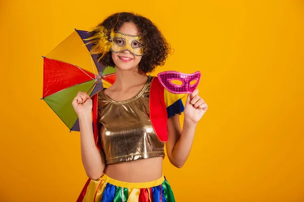 Mooie Braziliaanse Vrouw Gekleed Frevo Kleding Gekleed Voor Carnaval Met — Stockfoto