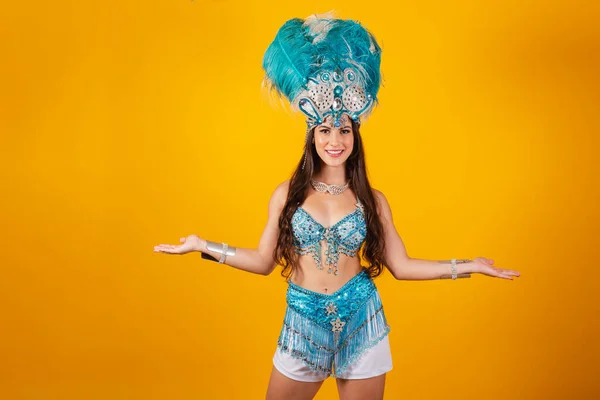 Bella Donna Brasiliana Con Vestiti Regina Dalla Scuola Samba Carnevale — Foto Stock