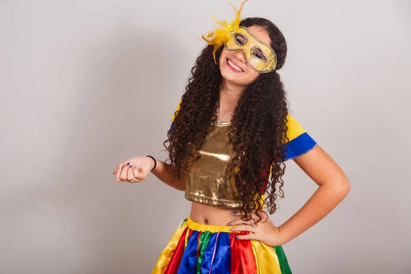 Giovane Ragazza Adolescente Brasiliana Con Abiti Frevo Carnevale Maschera Mani — Foto Stock