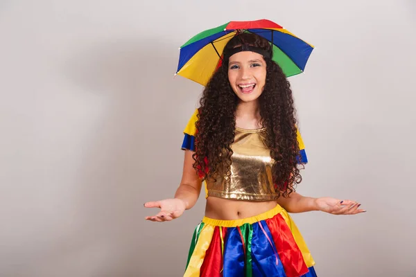 Junges Teenager Mädchen Brasilianisch Mit Frevo Kleidung Karneval Mit Schirmmütze — Stockfoto