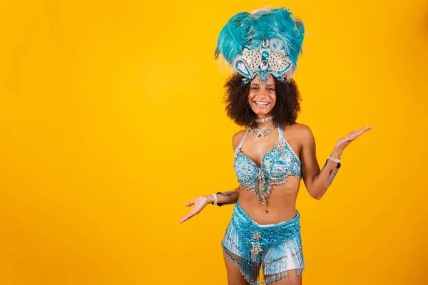 Black Woman Queen Brazilian Samba School Blue Carnival Clothes Crown — Stock Photo, Image