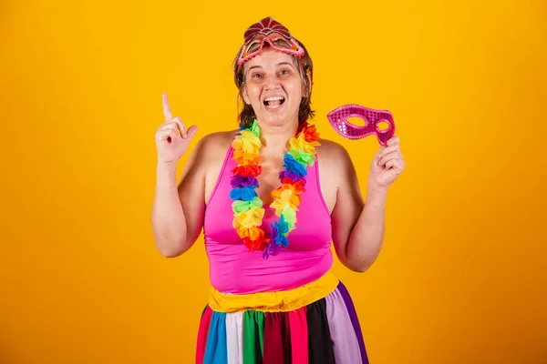 Adult Woman Carnival Clothing Smiling Camera Holding Carnival Mask Dancing — Stock Photo, Image