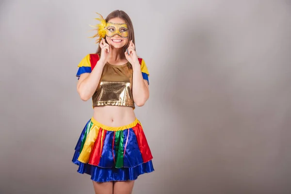 Mulher Loira Brasileira Vestida Com Roupas Frevo Máscara Carnaval Sinal — Fotografia de Stock