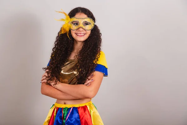 Młoda Nastolatka Brazylijka Frevo Ubraniami Karnawał Maska Skrzyżowanie Ramion — Zdjęcie stockowe