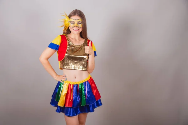 Mulher Loira Brasileira Vestida Com Roupas Frevo Máscara Carnaval Como — Fotografia de Stock