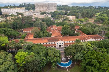 Ribeiro Preto, So Paulo / Brazil - Şubat 2023: Ribeirao Preto 'daki Sao Paulo Üniversitesi' nin havadan görünüşü. İlaç.