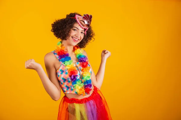 Schöne Brasilianerin Karnevalskleidung Feiert — Stockfoto