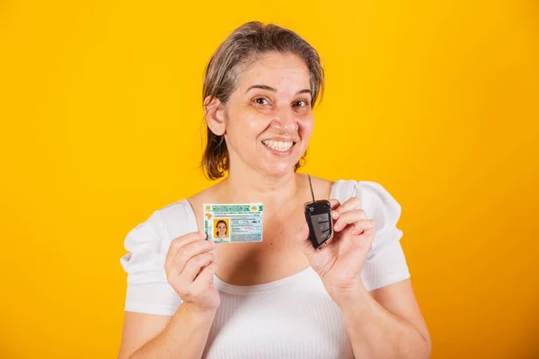 Adult Brazilian Woman Holding Car Key Driver License — Stock Photo, Image