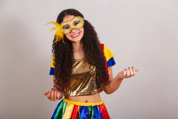 Jovem Adolescente Brasileira Com Roupas Frevo Carnaval Máscara Convidando Com — Fotografia de Stock