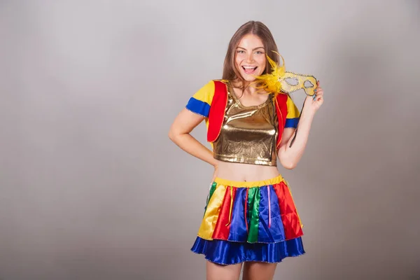 Brasilianische Blonde Frau Frevo Kleidung Karneval Karnevalsmaske Der Hand Lächelt — Stockfoto