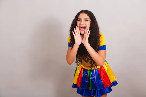 Junges Teenager Mädchen Brasilianisch Mit Frevo Kleidung Karneval Werbegeschrei Werbung — Stockfoto
