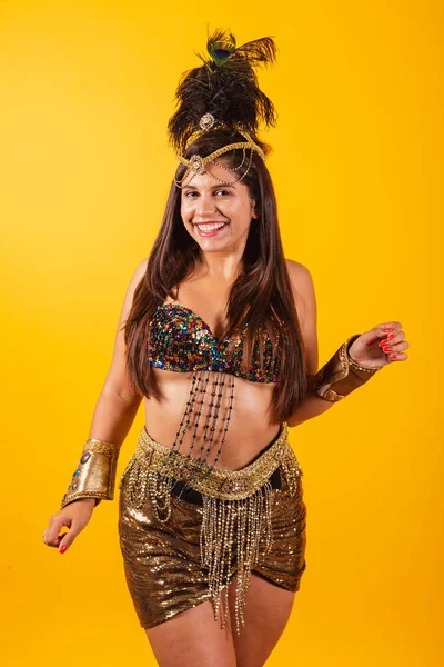 Beautiful Brazilian Woman Golden Carnival Clothes Dancing Enjoying Partying Vertical — Stock Photo, Image