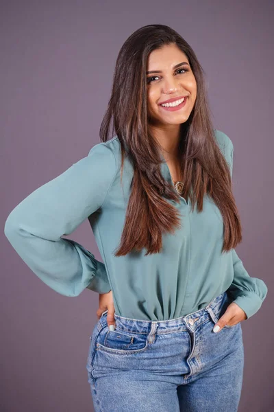 Horizontal Photo Beautiful Brazilian Woman Casual Clothes Jeans Green Shirt — Stock Photo, Image