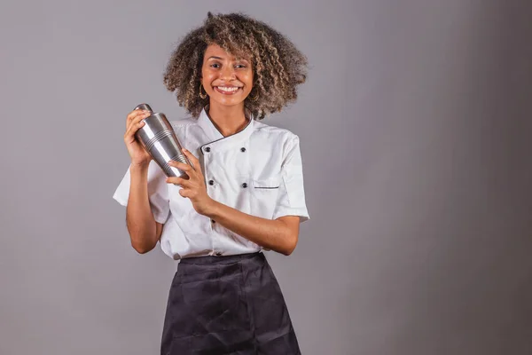 Genç Siyah Brezilyalı Kadın Aşçı Şef Restoran Üniforması Giyiyor Çkileri — Stok fotoğraf