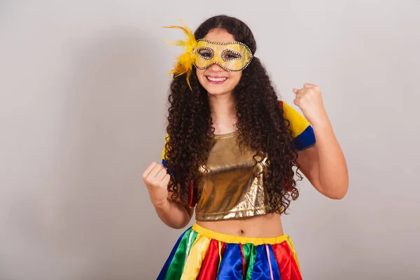 Junges Teenager Mädchen Brasilianisch Mit Frevo Kleidung Karneval Maske Feiern — Stockfoto