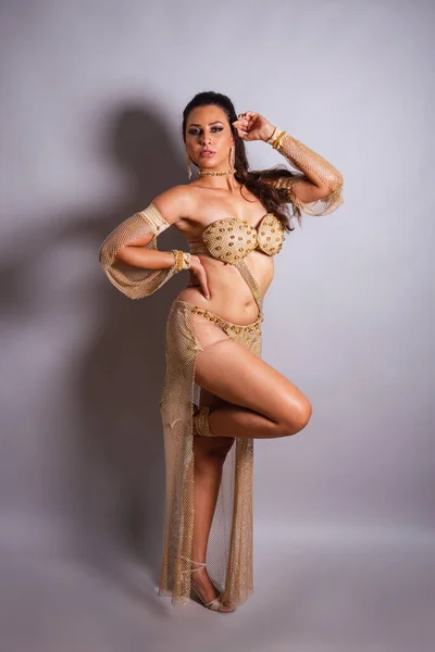 Bela Mulher Brasileira Com Vestidos Para Dança Ventre Dançarina Ensaio — Fotografia de Stock