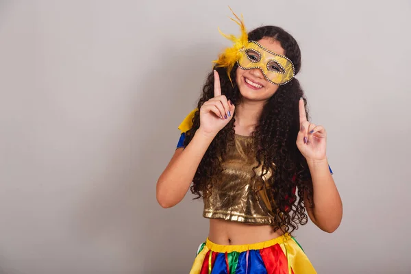 Giovane Ragazza Adolescente Brasiliana Con Abiti Frevo Carnevale Maschera Ballo — Foto Stock
