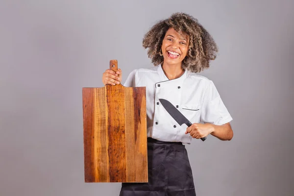 Genç Siyah Brezilyalı Kadın Aşçı Şef Restoran Üniforması Giyiyor Metinler — Stok fotoğraf