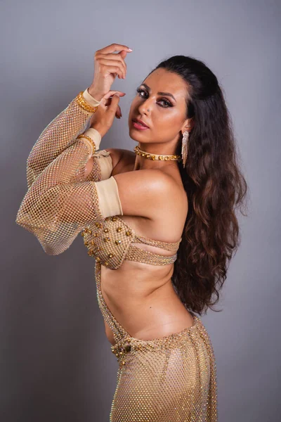 Piękna Brazylijka Sukienkami Tańca Brzucha Tancerka Tradycyjna Arabska Tradycyjna Próba — Zdjęcie stockowe