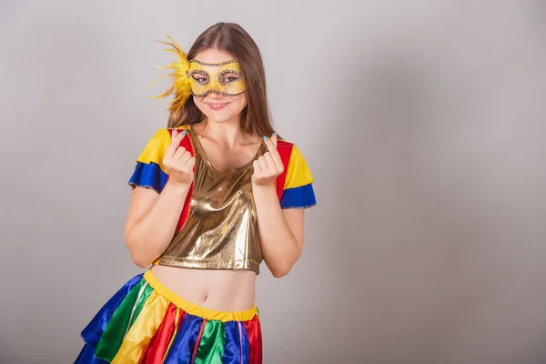 Brezilyalı Sarışın Kadın Frevo Kıyafetler Karnaval Maskesi Kalp Işareti — Stok fotoğraf