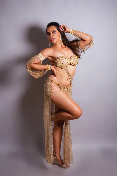 Bela Mulher Brasileira Com Vestidos Para Dança Ventre Dançarina Ensaio — Fotografia de Stock