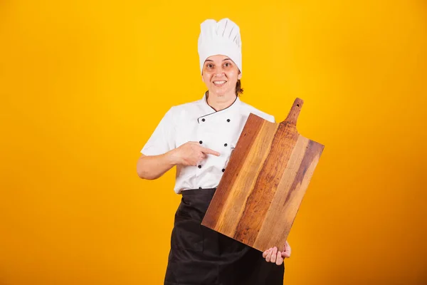 Adult Brazilian Woman Chef Master Gastronomy Holding Wooden Board — Stock Photo, Image