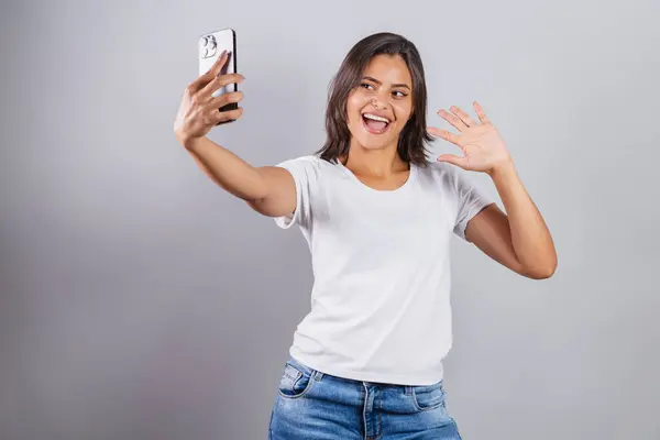 Mujer Brasileña Con Smartphone Tomando Autorretrato Foto Selfie —  Fotos de Stock