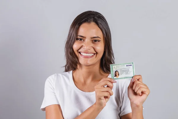 Braziliaanse Vrouw Met Braziliaanse Identiteitskaart Document — Stockfoto