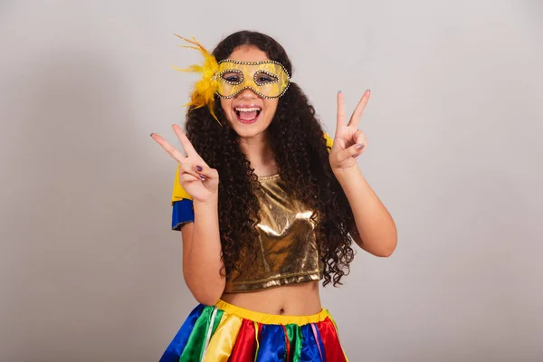 Jovem Adolescente Brasileira Com Roupas Frevo Carnaval Máscara Sinal Paz — Fotografia de Stock