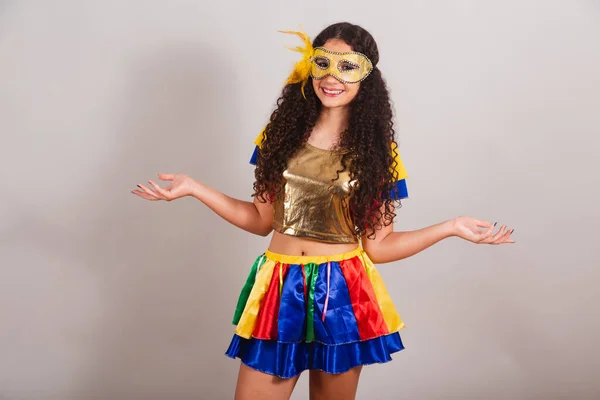 Jovem Adolescente Brasileira Com Roupas Frevo Carnaval Máscara Com Braços — Fotografia de Stock