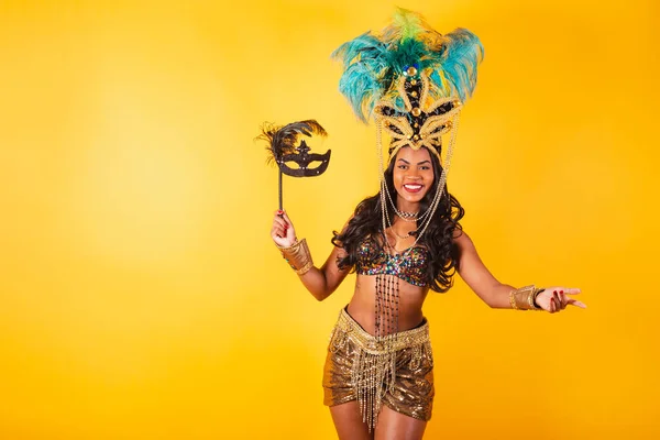 Pozioma Pół Ciała Czarna Brazylijka Stroju Karnawałowym Maską Karnawałową — Zdjęcie stockowe