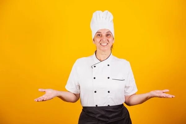 Femme Brésilienne Adulte Chef Maître Gastronomie Cuisiner Bras Ouverts Bienvenue — Photo