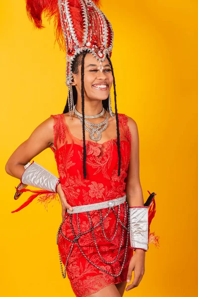 Bella Donna Brasiliana Nera Con Abiti Carnevale Rosso Verticale — Foto Stock