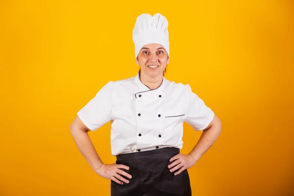Dorosła Brazylijka Szef Kuchni Mistrz Gastronomii Gotować Ręce Talii — Zdjęcie stockowe