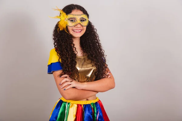 Giovane Ragazza Adolescente Brasiliana Con Abiti Frevo Carnevale Maschera Braccia — Foto Stock