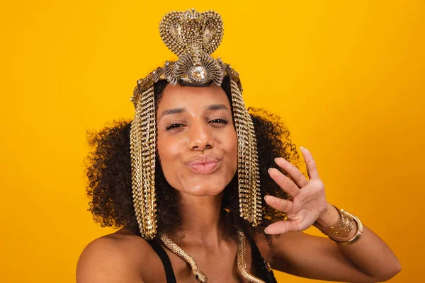 Schöne Schwarze Brasilianerin Kleopatra Karnevalskleidung Nahaufnahme Selbstporträt — Stockfoto
