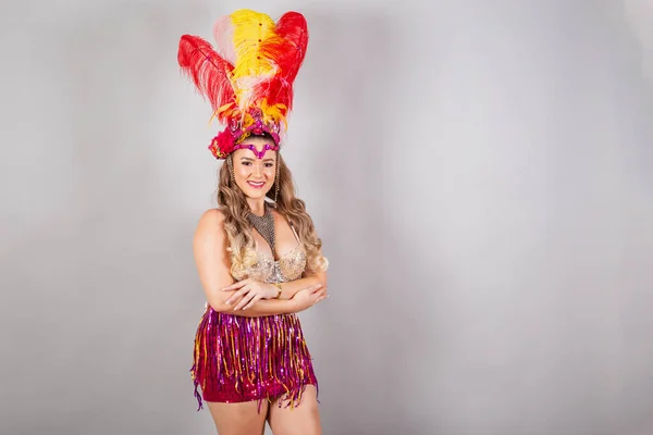 Horizontal Tiro Medio Cuerpo Hermosa Mujer Brasileña Ropa Carnaval Sonriendo —  Fotos de Stock