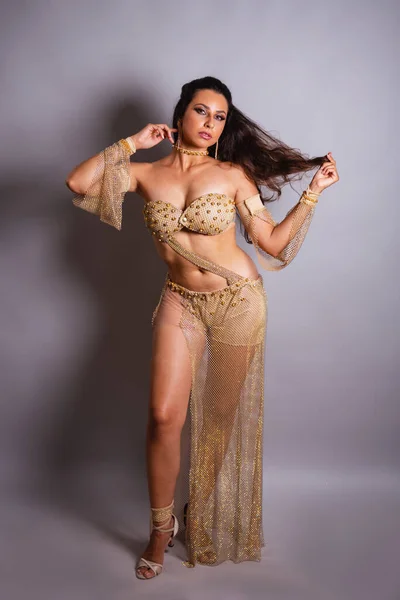 Красива Бразильська Жінка Сукнями Танців Живота Танцівниця Традиційна Арабська Традиційна — стокове фото