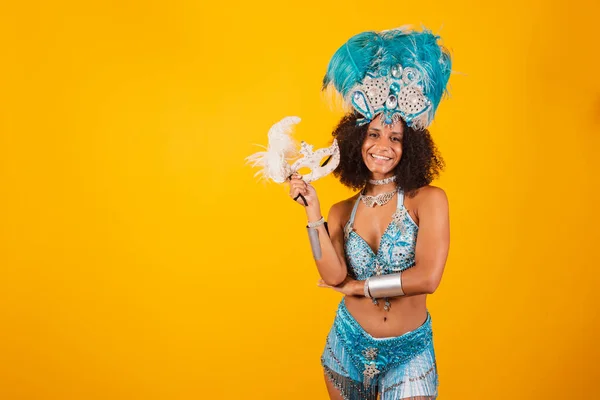 Schwarze Königin Der Brasilianischen Sambaschule Mit Blauer Karnevalskleidung Und Federkrone — Stockfoto