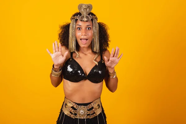 Красивая Черная Бразильская Женщина Одежде Карнавала Клеопатры Невероятно Невероятно — стоковое фото