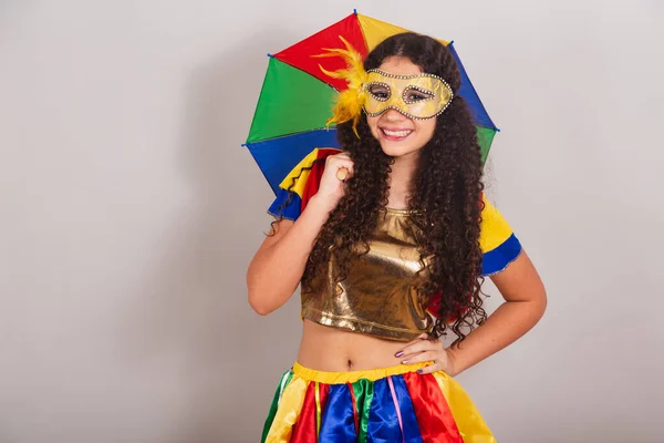 Ung Tonåring Brasiliansk Med Frevo Kläder Karneval Håller Frevo Paraply — Stockfoto