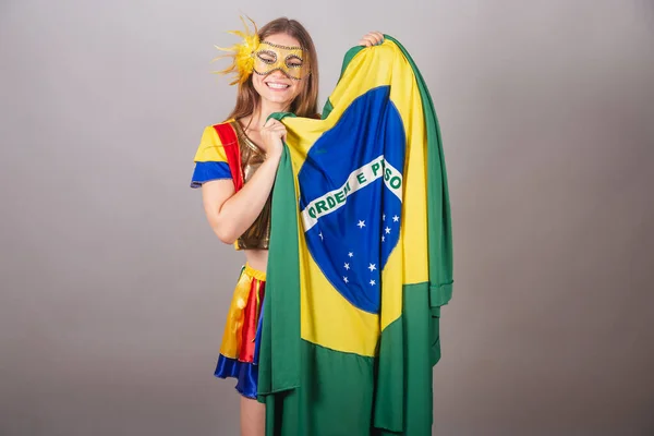 Brazil Szőke Frevo Ruhába Öltözve Farsangi Álarc Brazília Zászlajával Kezében — Stock Fotó