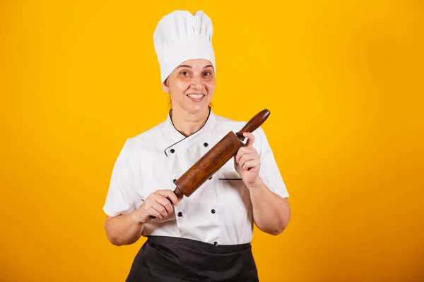 Mujer Brasileña Adulta Chef Master Gastronomía Cocinar Soporte Rodillo Madera —  Fotos de Stock