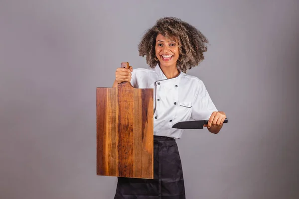 Genç Siyah Brezilyalı Kadın Aşçı Şef Restoran Üniforması Giyiyor Metinler — Stok fotoğraf