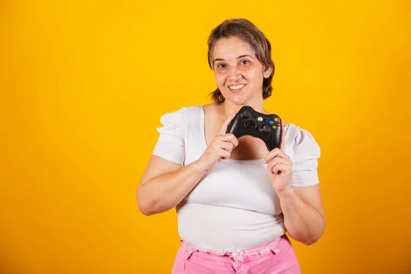 Adult Brazilian Woman Mother Holding Video Game Remote Control Joystick — Stock Photo, Image