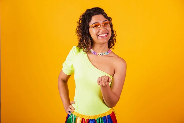 Belle Femme Brésilienne Afro Américaine Vêtements Carnaval Invitant Avec Les — Photo