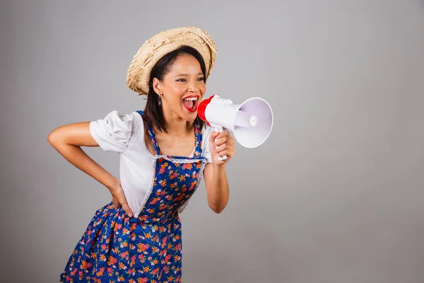 Brezilyalı Kadın Kuzeydoğuda Haziran Partisi Kıyafetleriyle Hasır Şapkalı Reklam Reklam — Stok fotoğraf