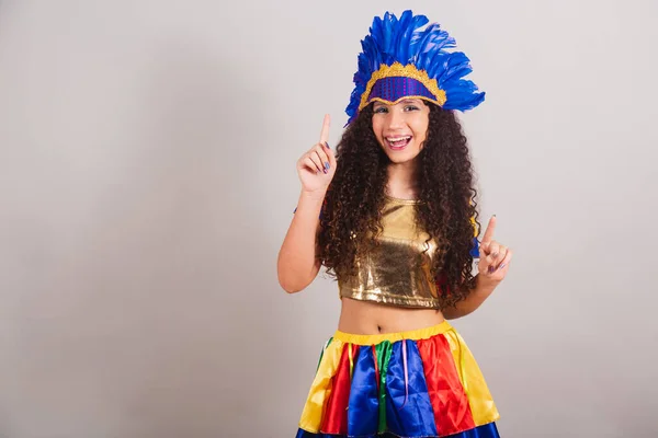 Giovane Ragazza Adolescente Brasiliana Con Abiti Frevo Carnevale Ballare — Foto Stock