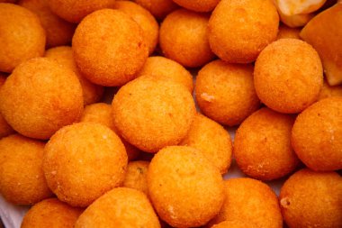 Lezzetli parti atıştırmalıkları. Kızarmış atıştırmalıklar